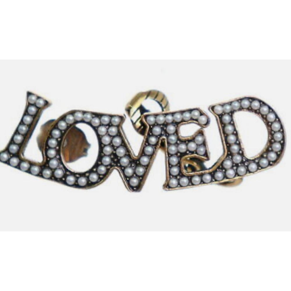 Authentic Gucci LOVED ear cuff with enameled pearls